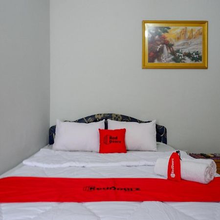 RedDoorz @ Hotel Aulia Majene Exterior foto