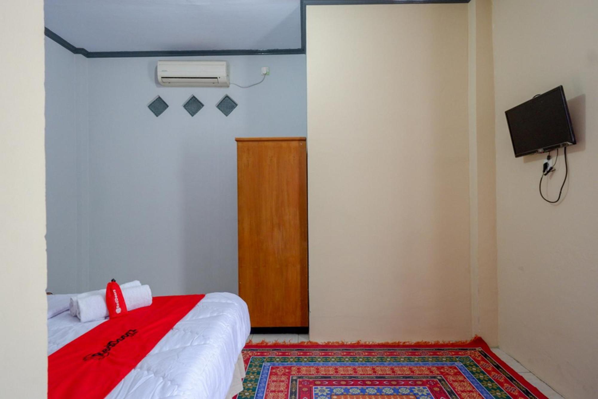 RedDoorz @ Hotel Aulia Majene Exterior foto